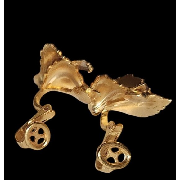 Vintage Retro Signed Giovanni Goldtone Clip-On Earrings Leaf Design - Picture 4 of 5